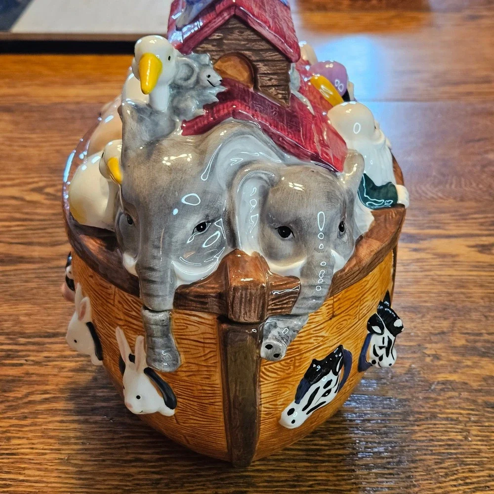 Harry and David Noahs Ark Ceramic‎ Cookie Jar Multi Animal Religious Lidded Jar